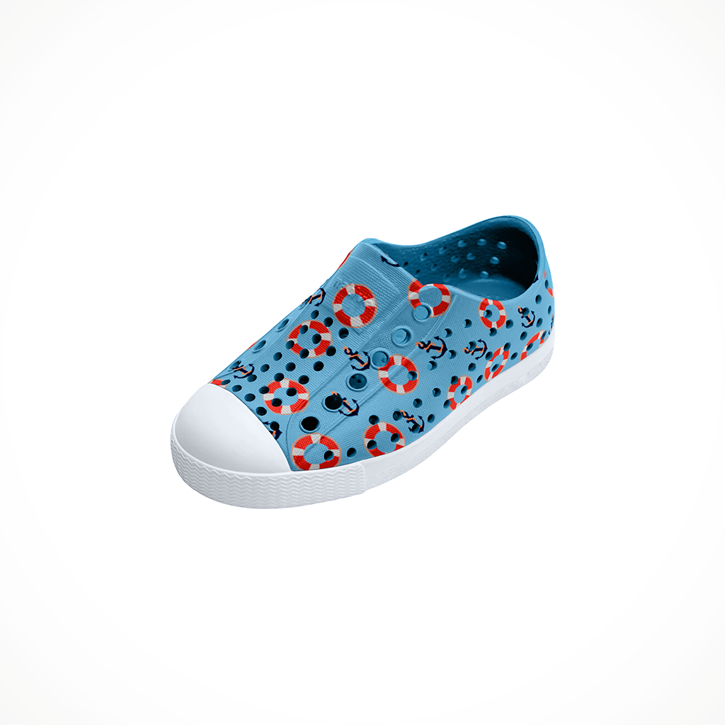 Product image: Native Jefferson Print Aquarius Blue Shell White Anchors Kids 2026, shown from a three-quarter angled view.
