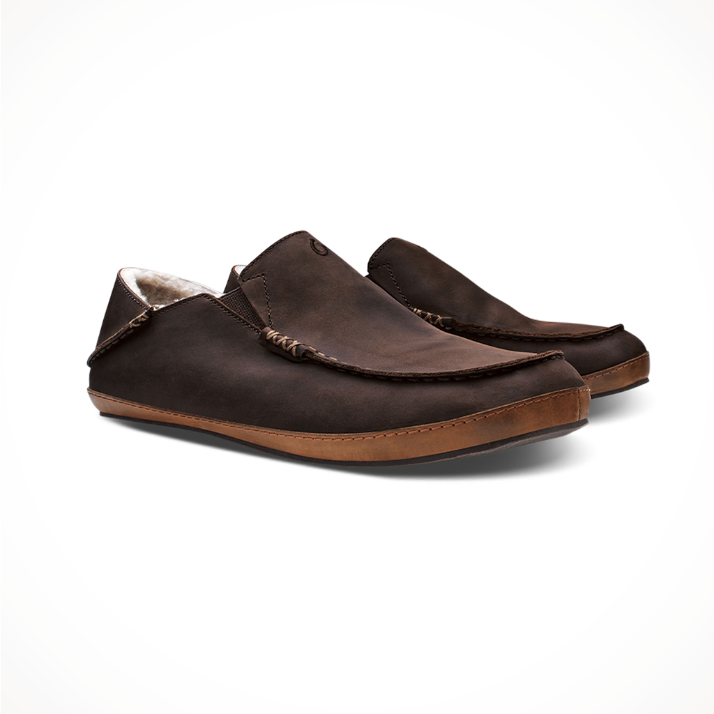 Product image: Olukai Mens Moloa Slipper Dark Wood, shown as a pair.