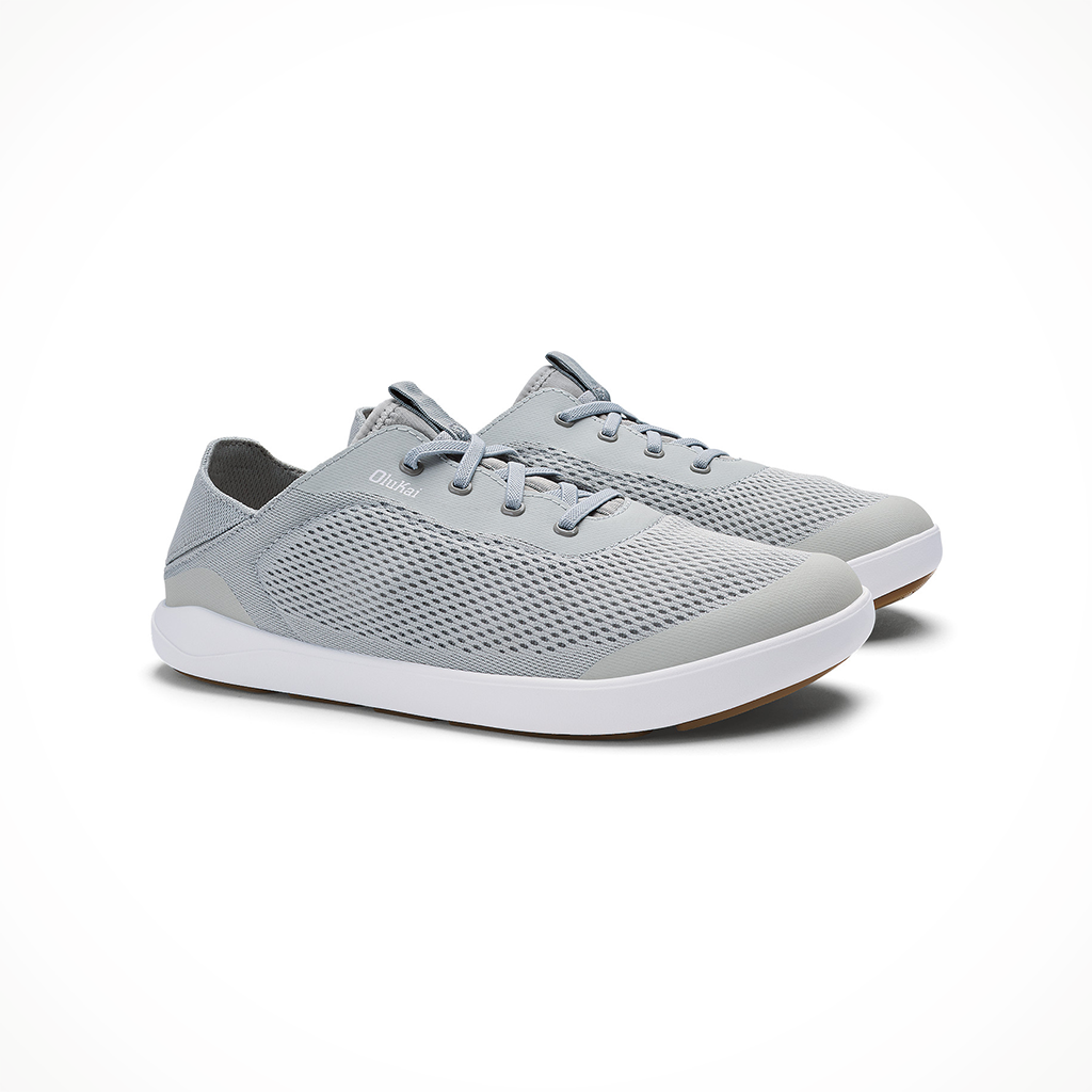 Product image: Olukai Moku Pae Cloud Grey Ash Mens 2026, shown as a pair.
